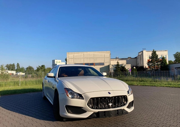 Maserati Quattroporte cena 155000 przebieg: 115000, rok produkcji 2015 z Działdowo małe 106